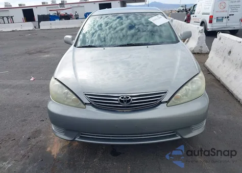 2005 Toyota Camry Le из США, поврежденный, VIN 4T1BE30K45U526897